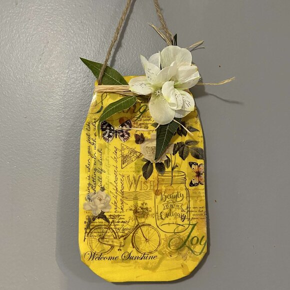 Mason Jar Hanging Wall Decor (White flowers with spring decor) - Picture 2 of 4